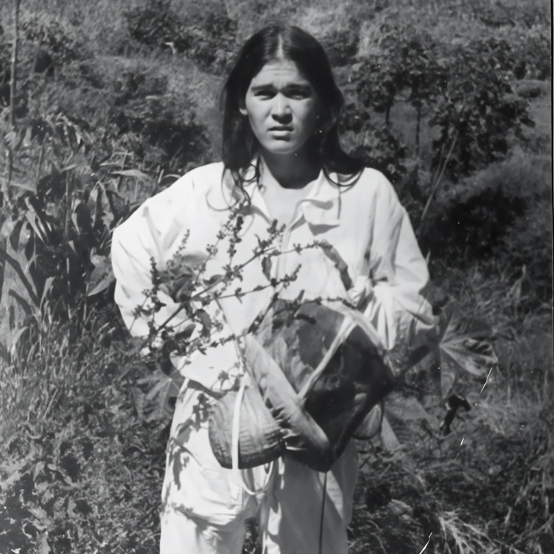 Lucimar jovem nos primeiros dias com as abelhas